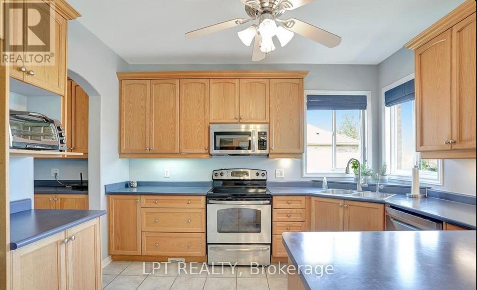 32 APPLE RIDGE DRIVE W, Kitchener — photo 8