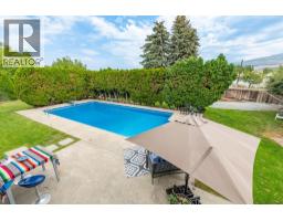 Kitchen - 160 Leo Road, Kelowna, BC V1X1E8 Photo 9