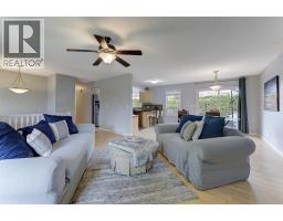 Full ensuite bathroom - 160 Leo Road, Kelowna, BC V1X1E8 Photo 14