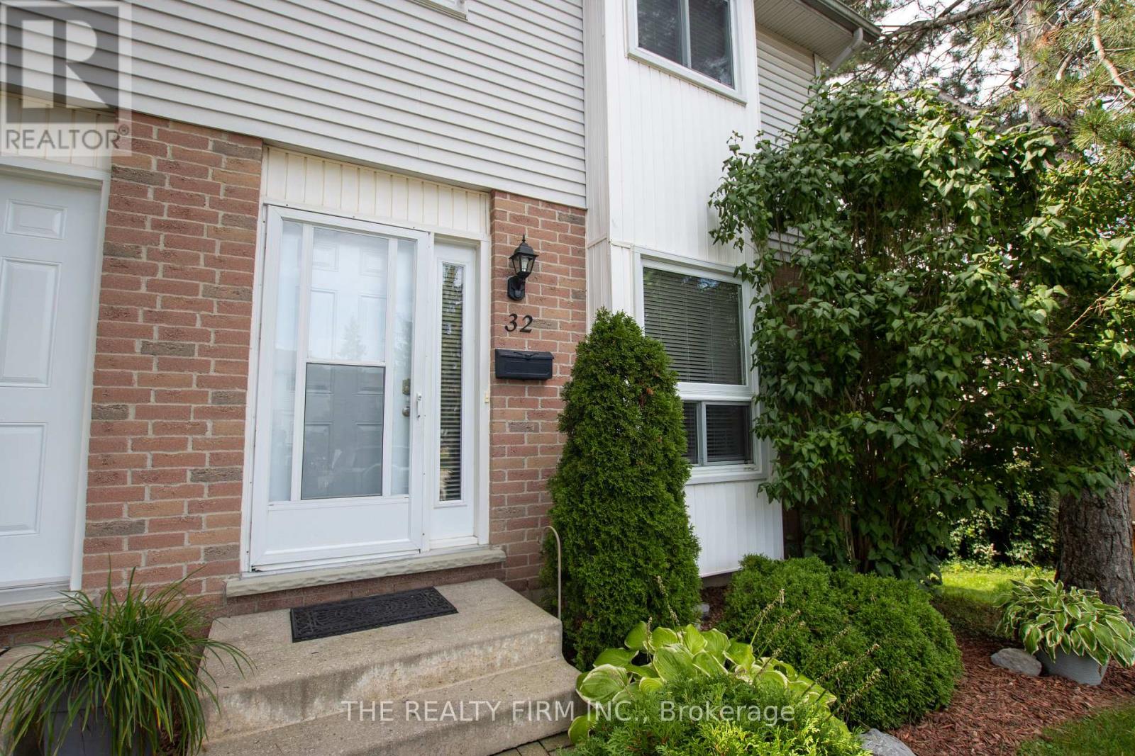 32 - 110 DEVERON CRESCENT, London South (South T) — photo 4