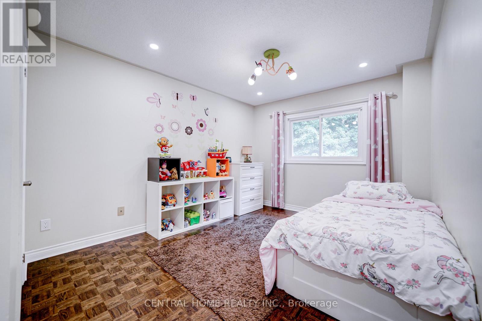 293 WORTH BOULEVARD - 25