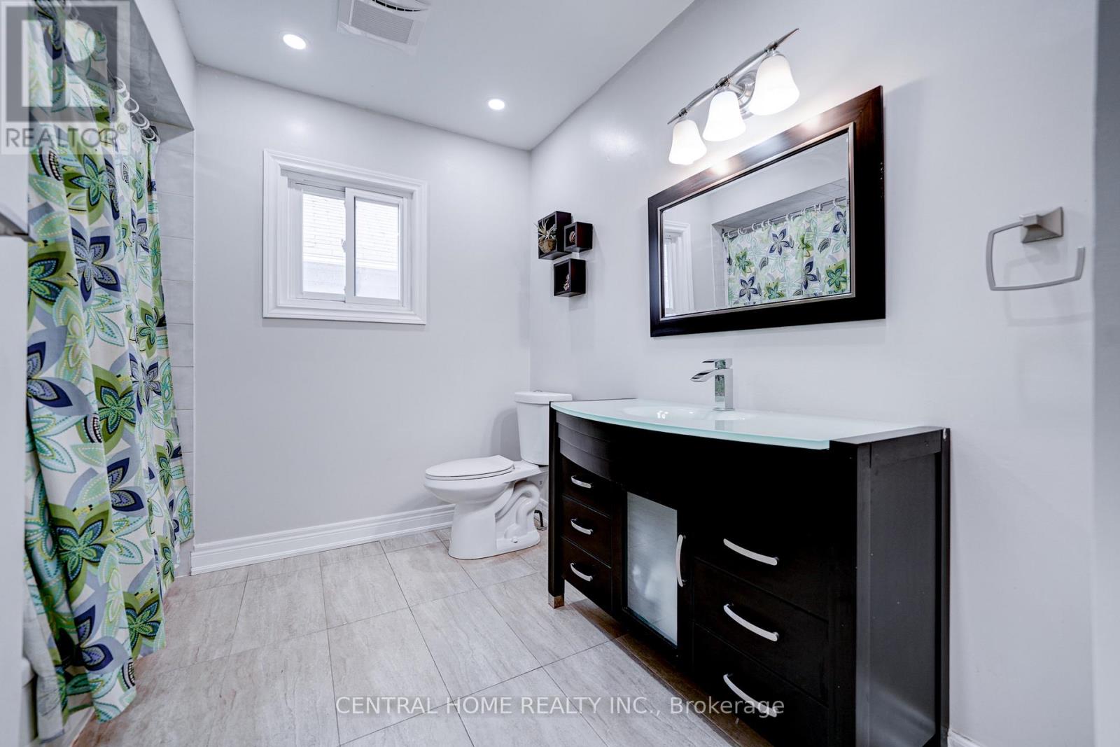293 WORTH BOULEVARD - 28