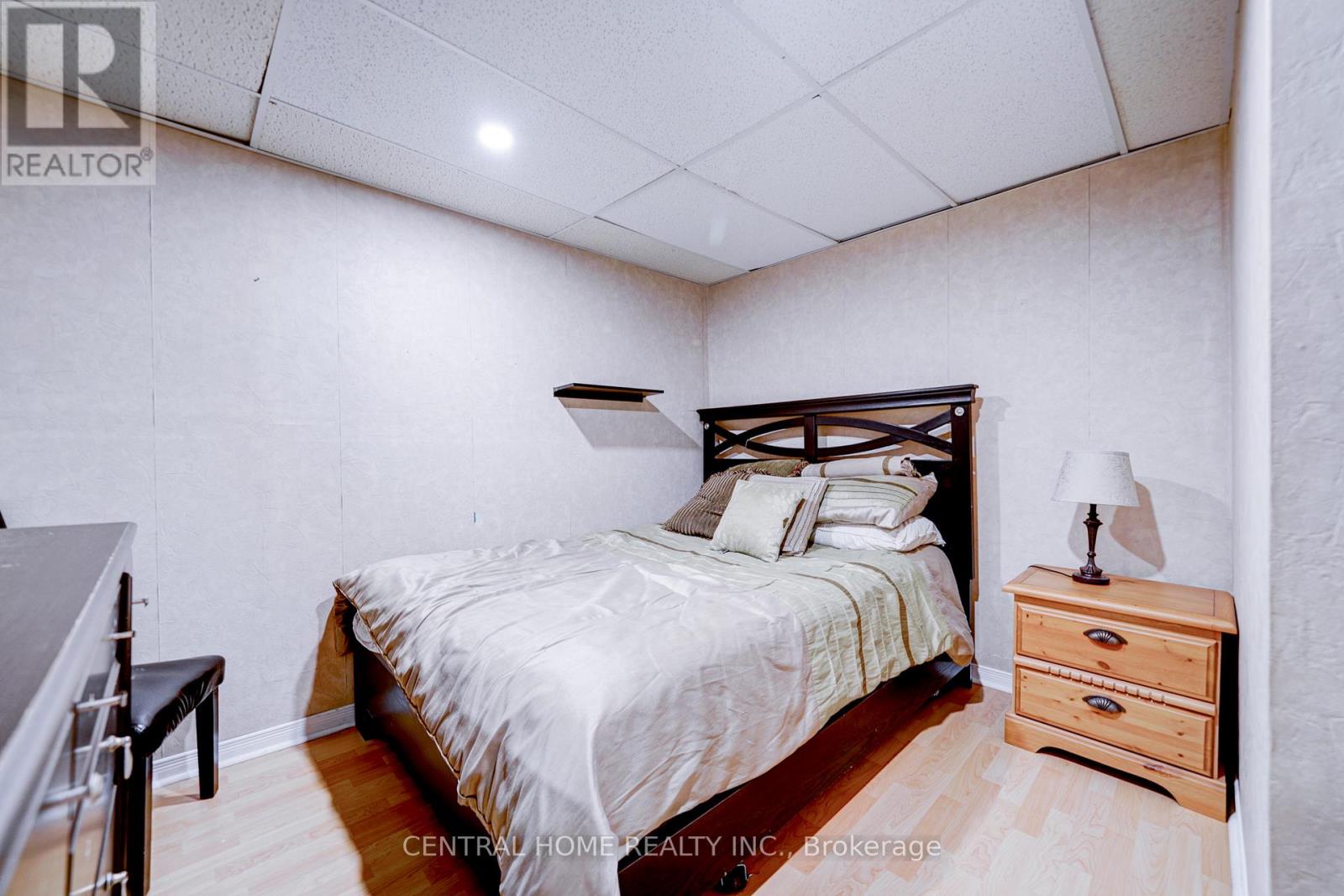 293 WORTH BOULEVARD - 35