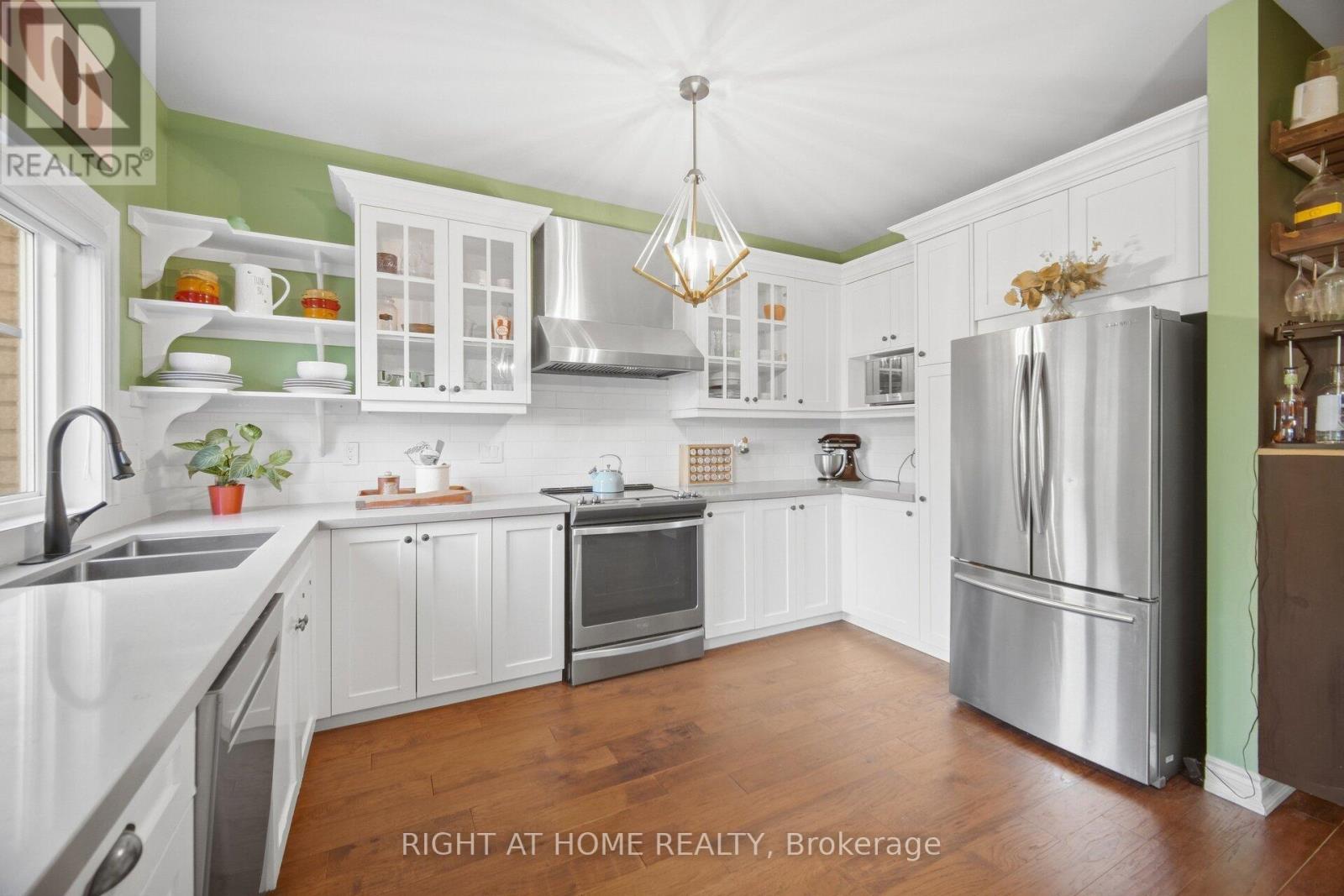 #8 8032 KIPLING AVENUE - 16