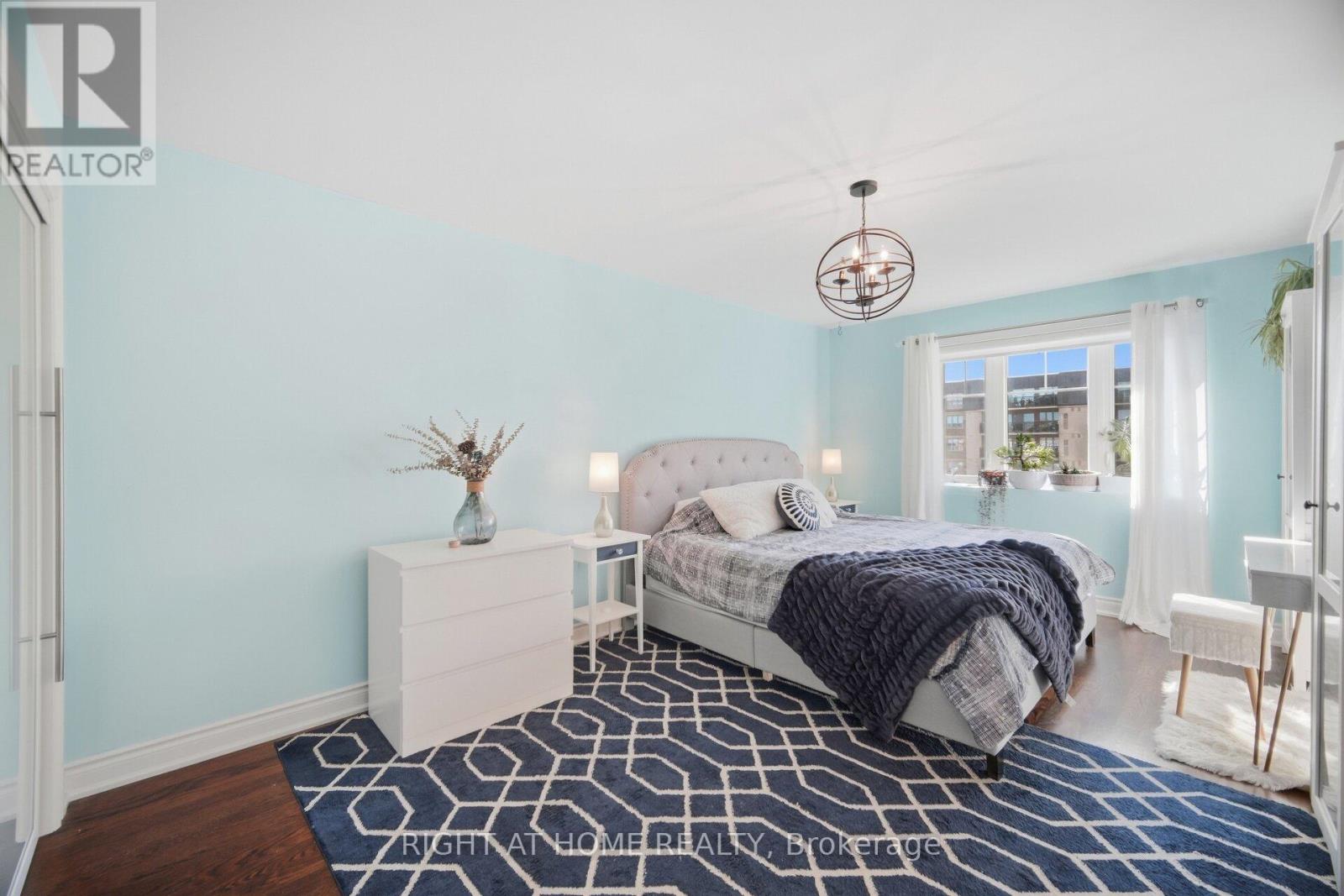 #8 8032 KIPLING AVENUE - 22