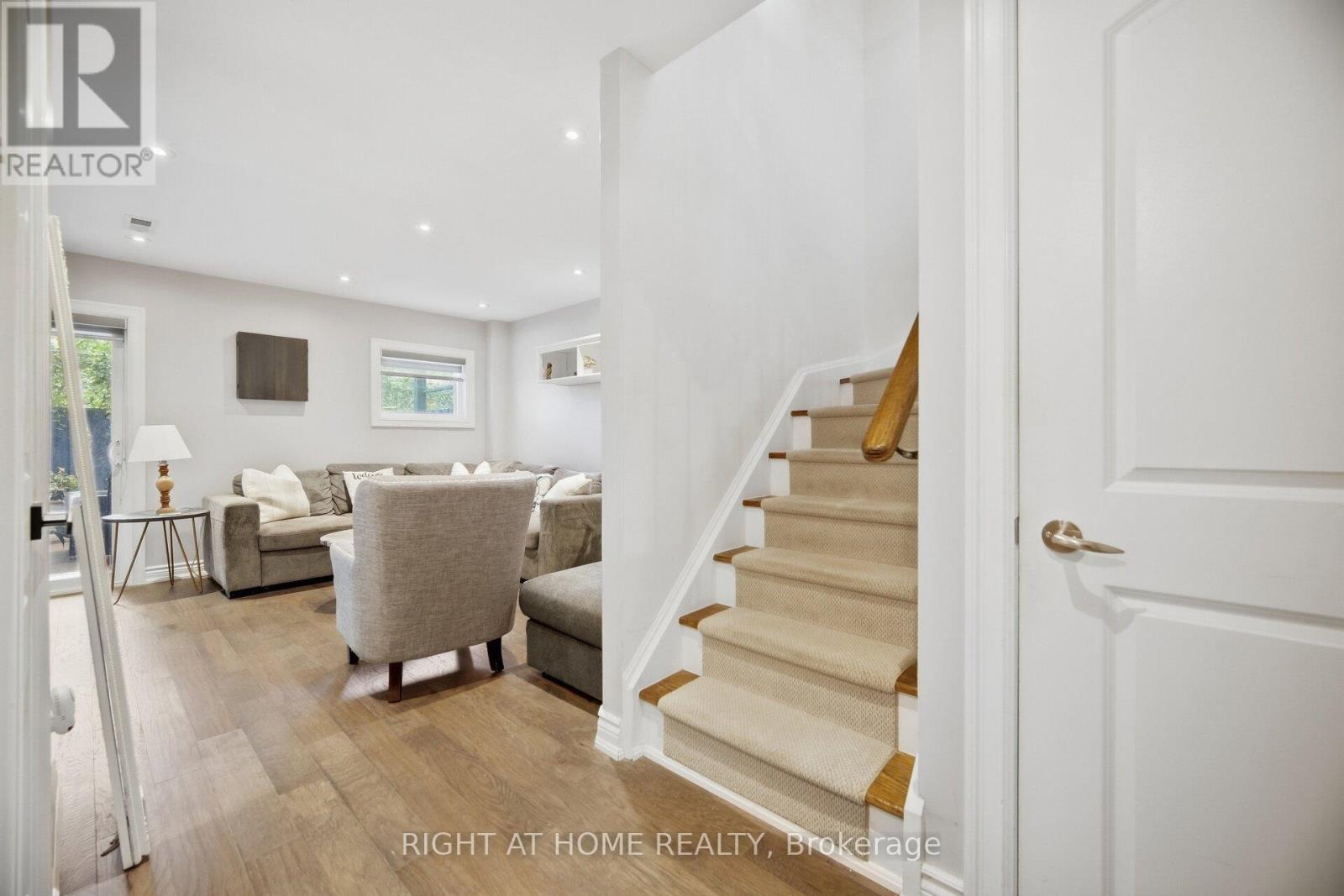 8- 8032 Kipling Avenue, Vaughan, ON photo 34