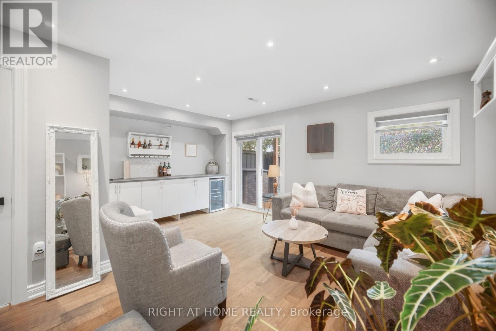8- 8032 Kipling Avenue, Vaughan, ON photo 35