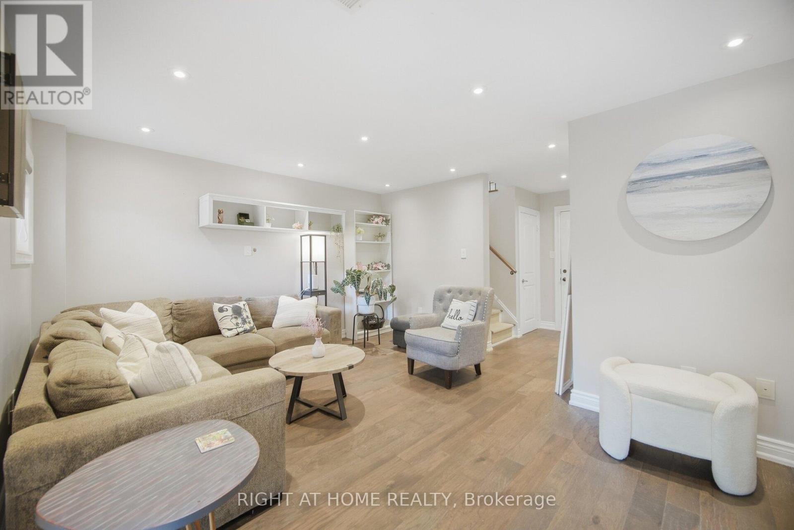 8- 8032 Kipling Avenue, Vaughan, ON photo 37