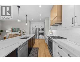5pc Bathroom - 45 Rockford Road Nw, Calgary, AB T3G5S8 Photo 9
