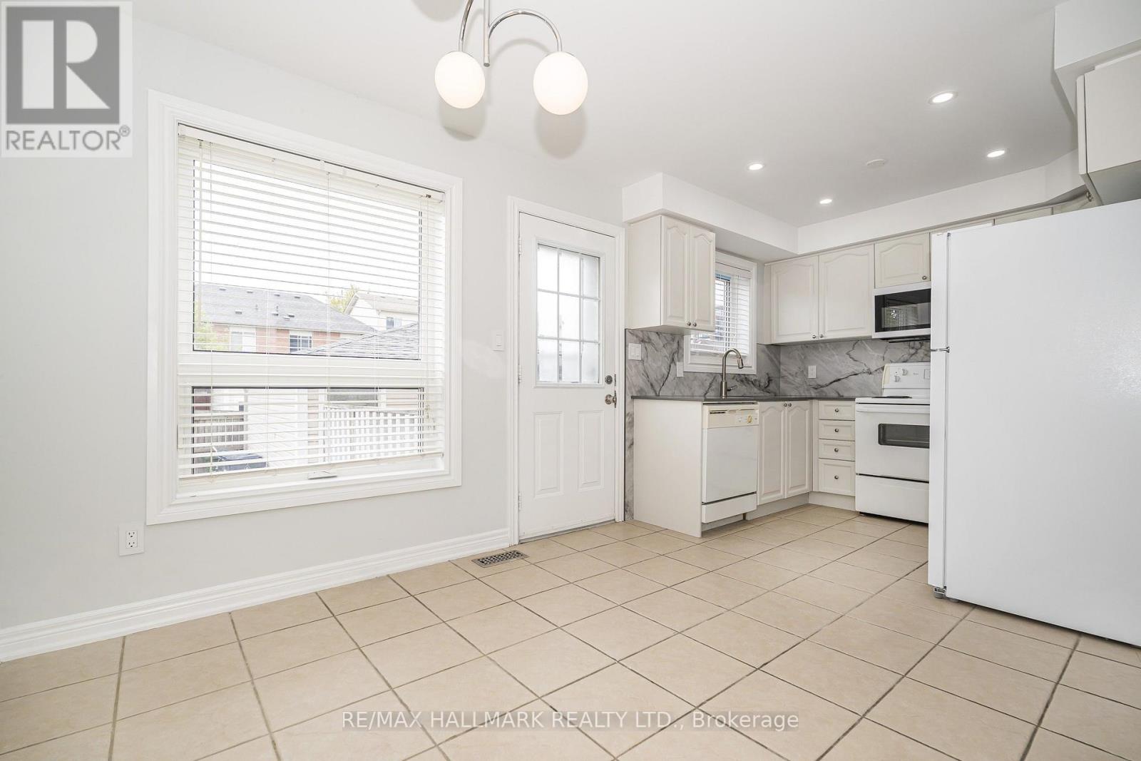 MAIN/BASE - 125 VIELLA STREET, Toronto (Junction Area) — photo 11