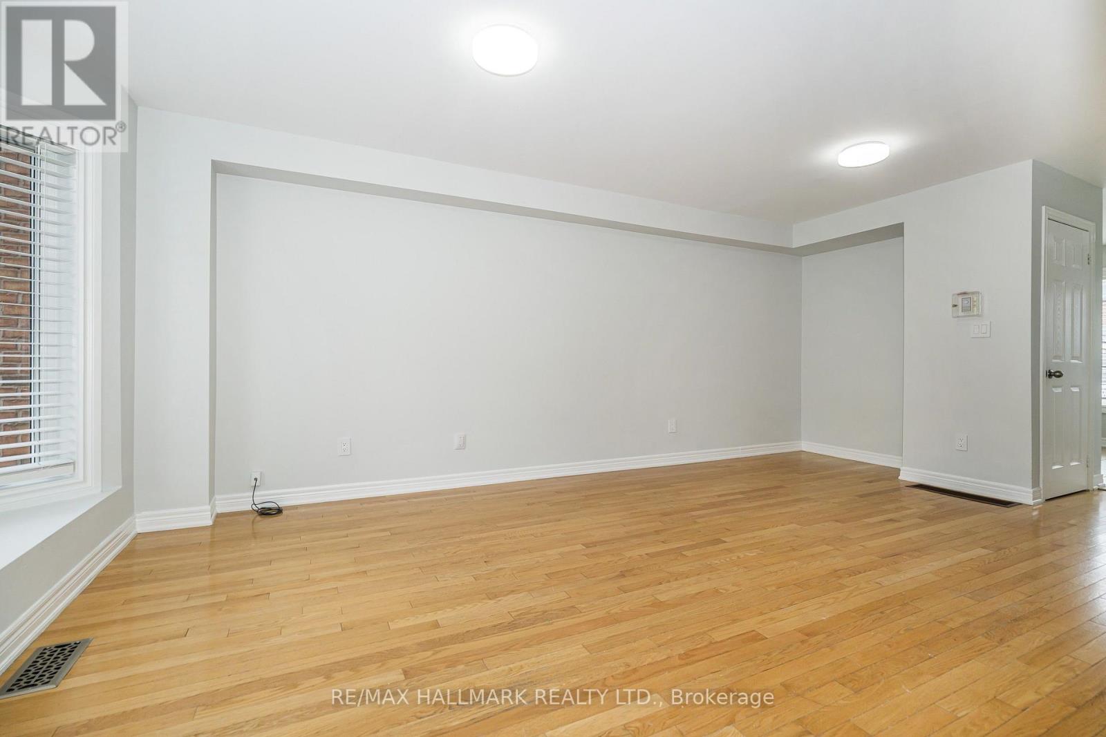 MAIN/BASE - 125 VIELLA STREET, Toronto (Junction Area) — photo 2