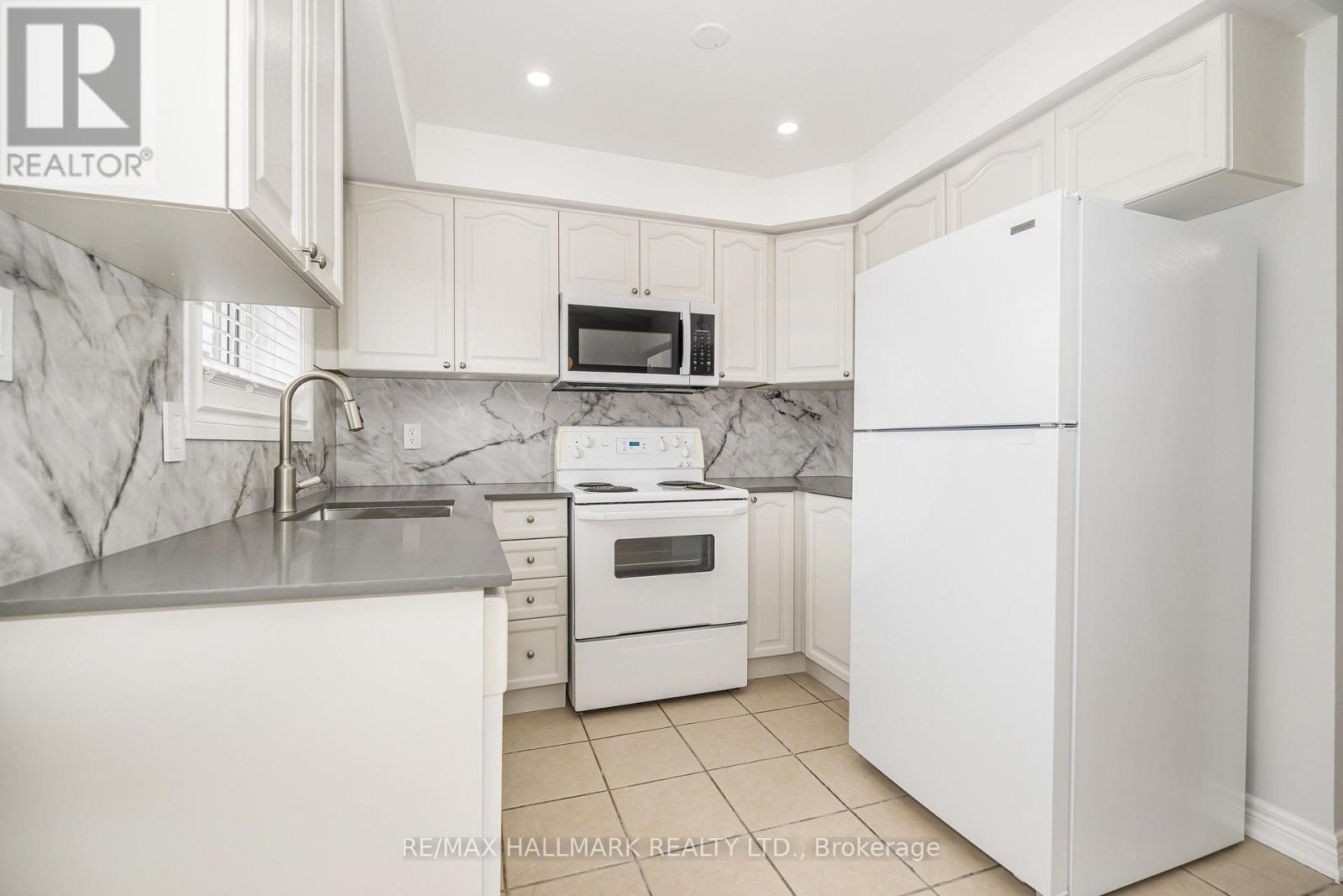 MAIN/BASE - 125 VIELLA STREET, Toronto (Junction Area) — photo 8
