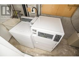 Main/base - 125 Viella Street, Toronto, ON M6N5C7 Photo 21