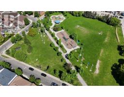 Main/base - 125 Viella Street, Toronto, ON M6N5C7 Photo 25
