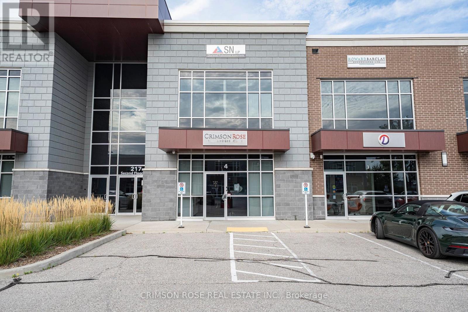 4 - 217 SPEERS ROAD, Oakville (QE Queen Elizabeth)