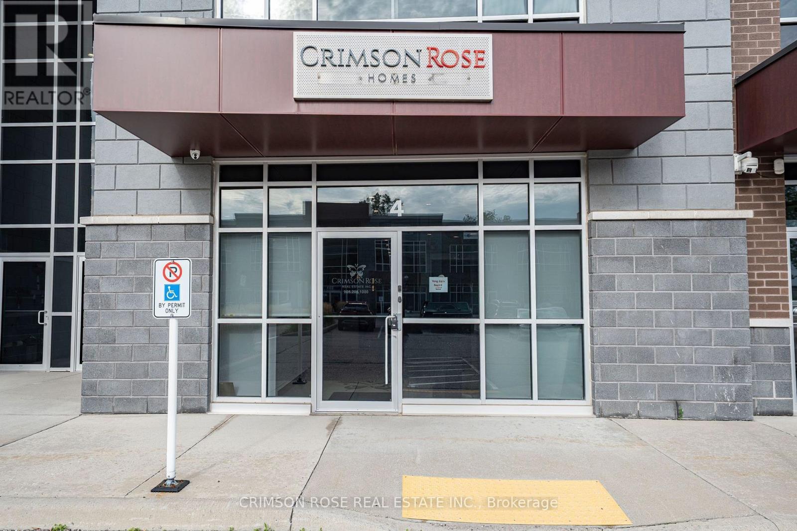 4 - 217 SPEERS ROAD, Oakville (QE Queen Elizabeth) — photo 2