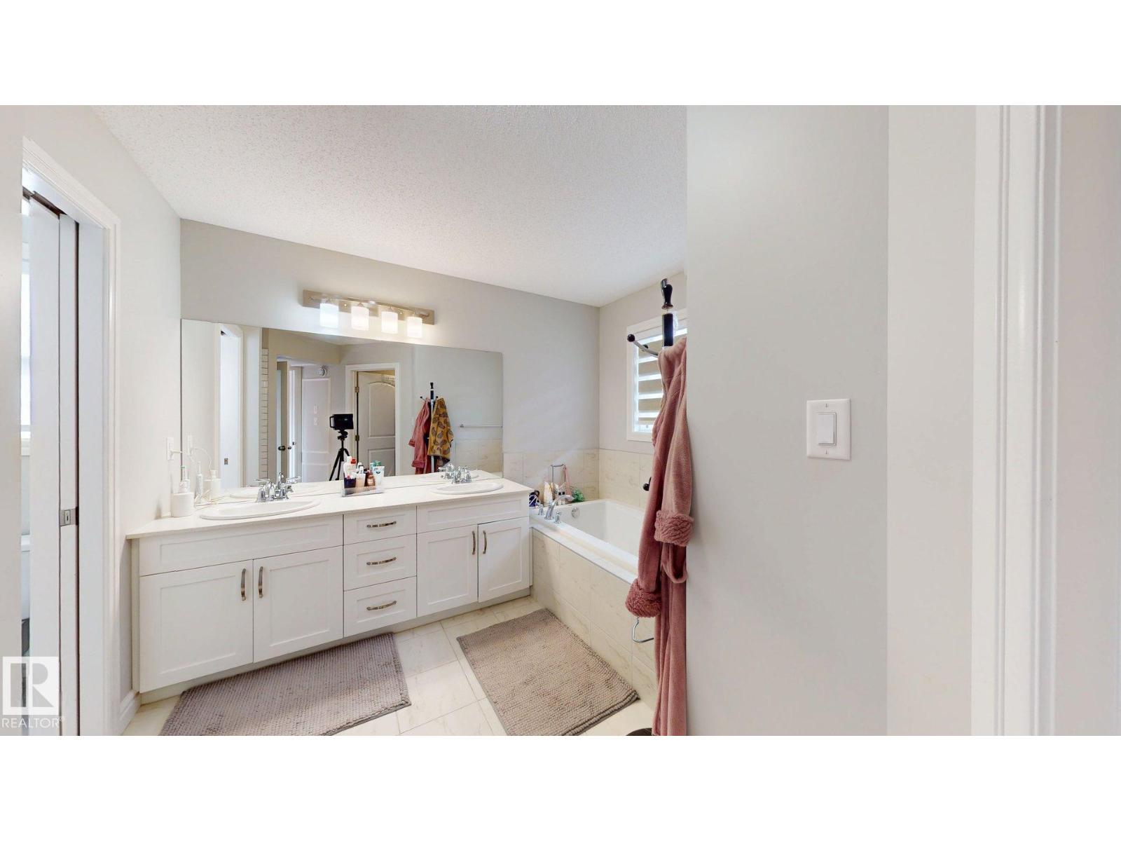 22407 99 AV NW - Image 22