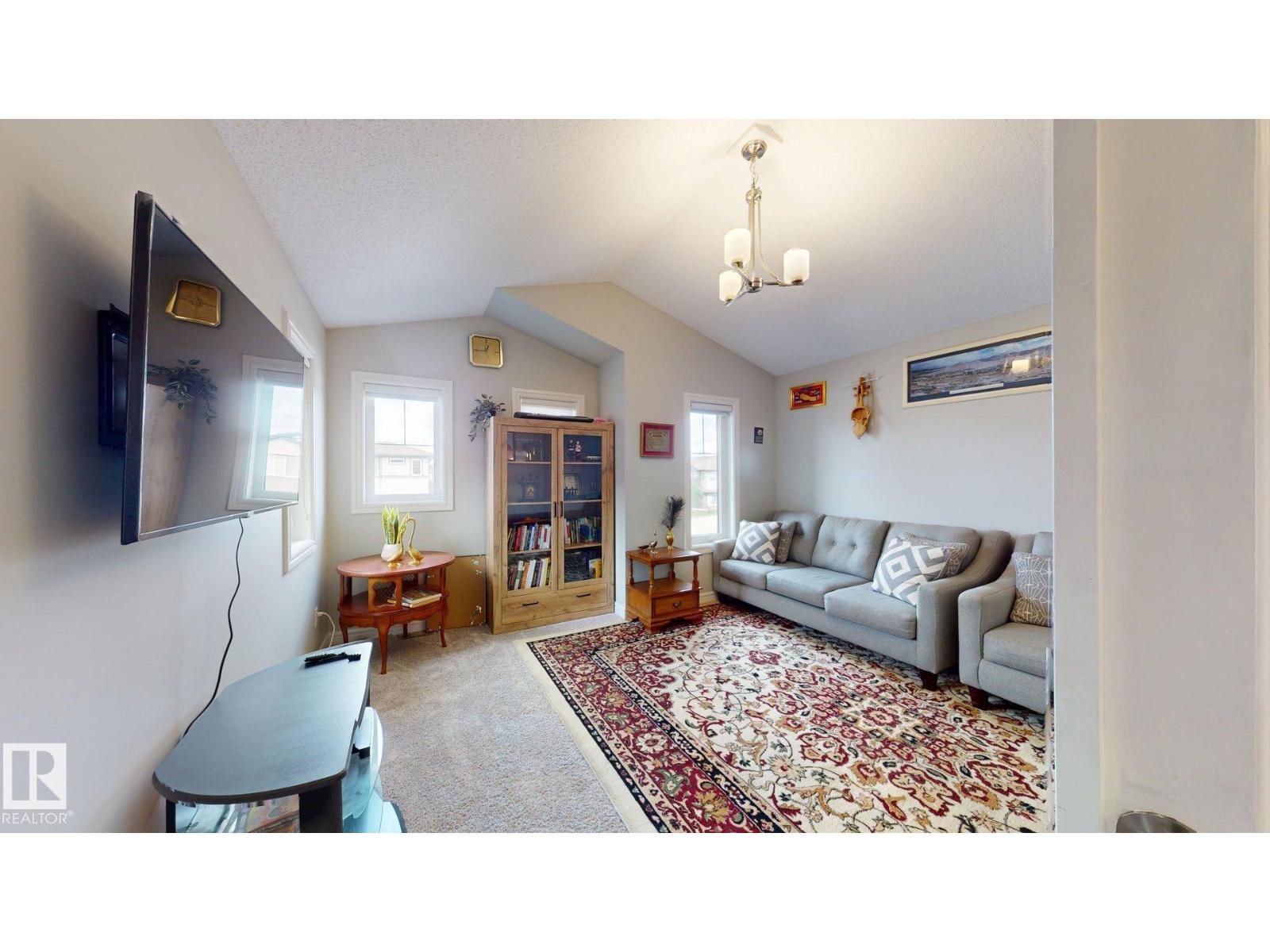 22407 99 AV NW - 32