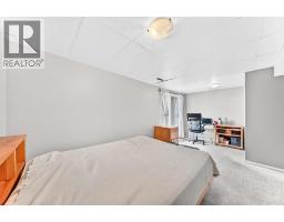 2003 Signal Hill Green Sw, Calgary, AB T3H2Y4 Photo 25
