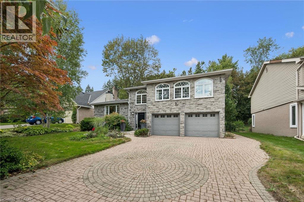 334 COLERIDGE Drive, Waterloo — photo 2