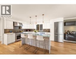 5522 Deerhorn Lane, North Vancouver, BC V7R4S6 Photo 11