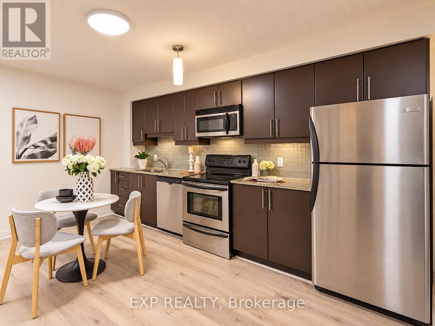 #703 18 HARBOUR STREET - 13
