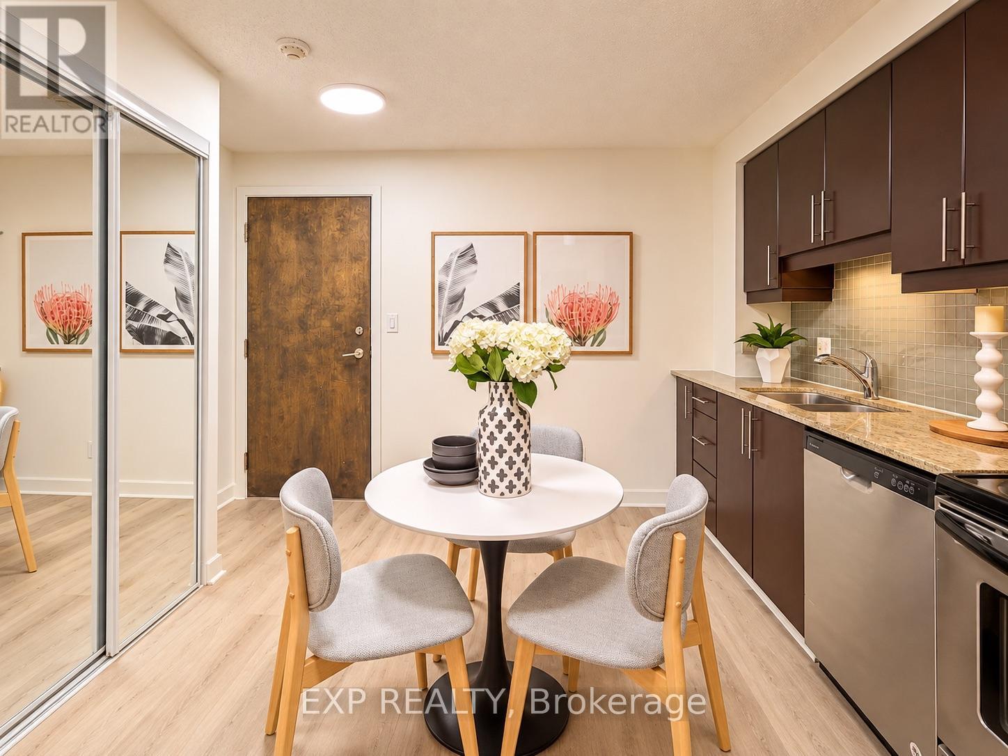 #703 18 HARBOUR STREET - 21
