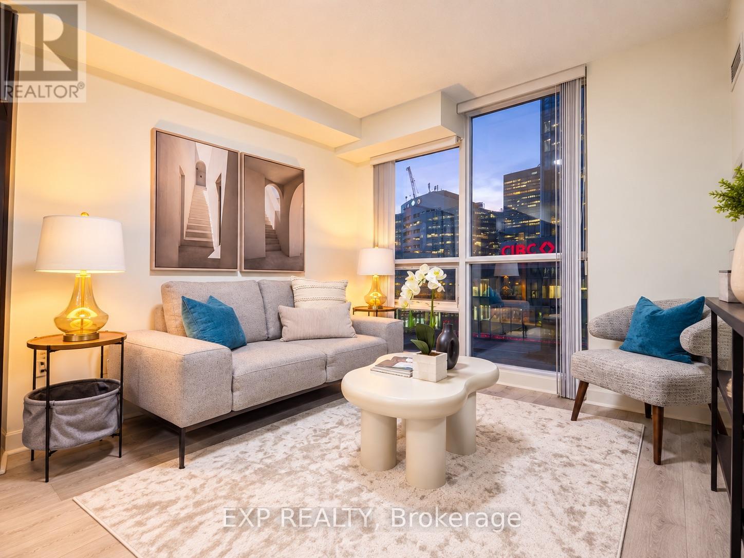 #703 18 HARBOUR STREET - 6