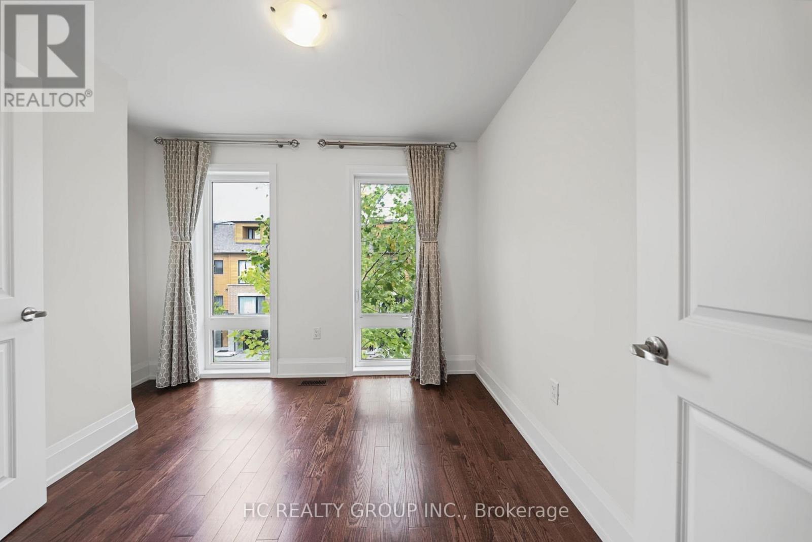 36 KENNETH WOOD CRESCENT - 41