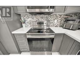 Kitchen - 696 Sheppard Avenue, Pickering, ON L1V1G3 Photo 10