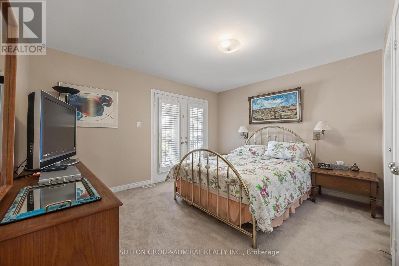 35 STRAUSS ROAD - 24
