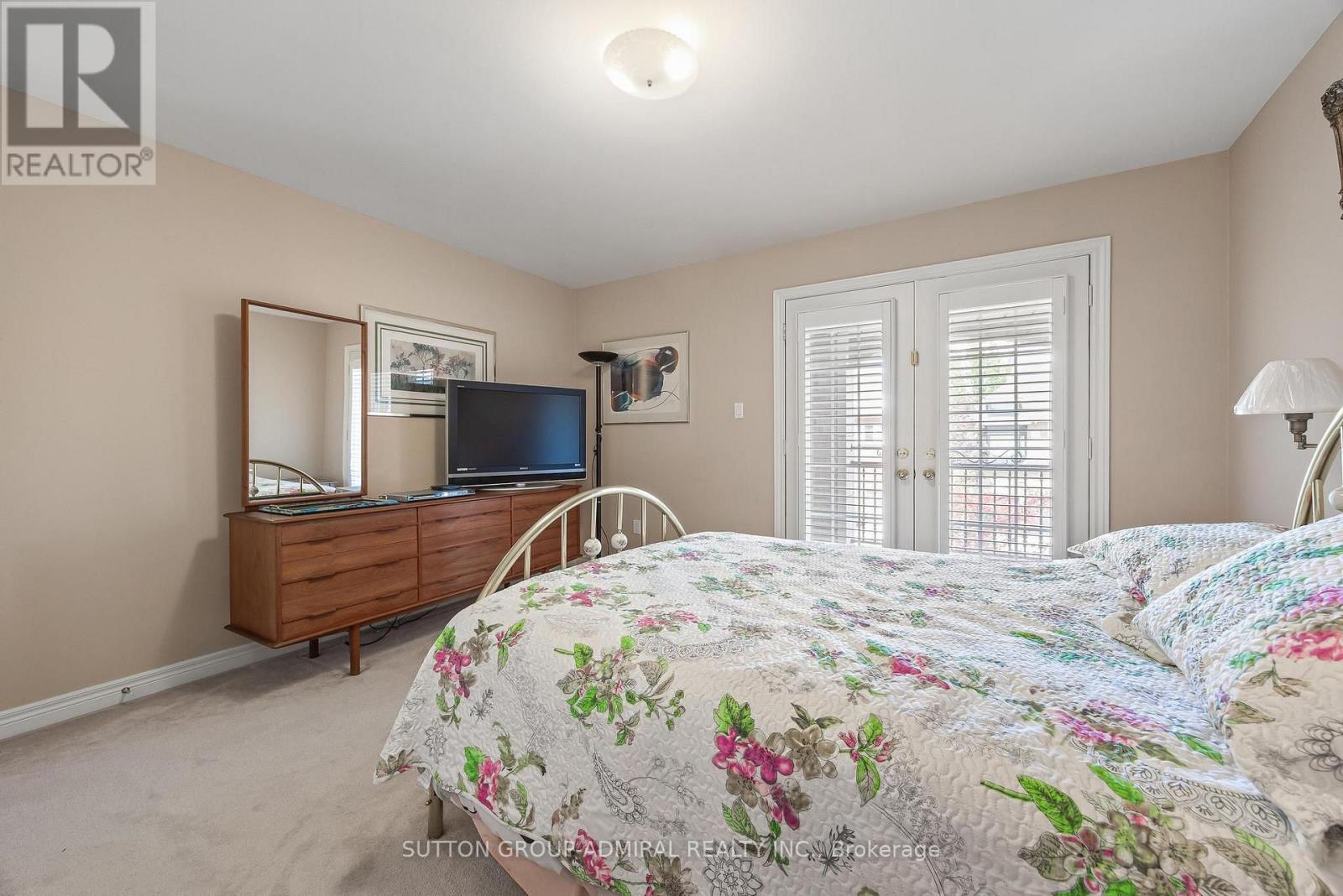 35 STRAUSS ROAD - 25