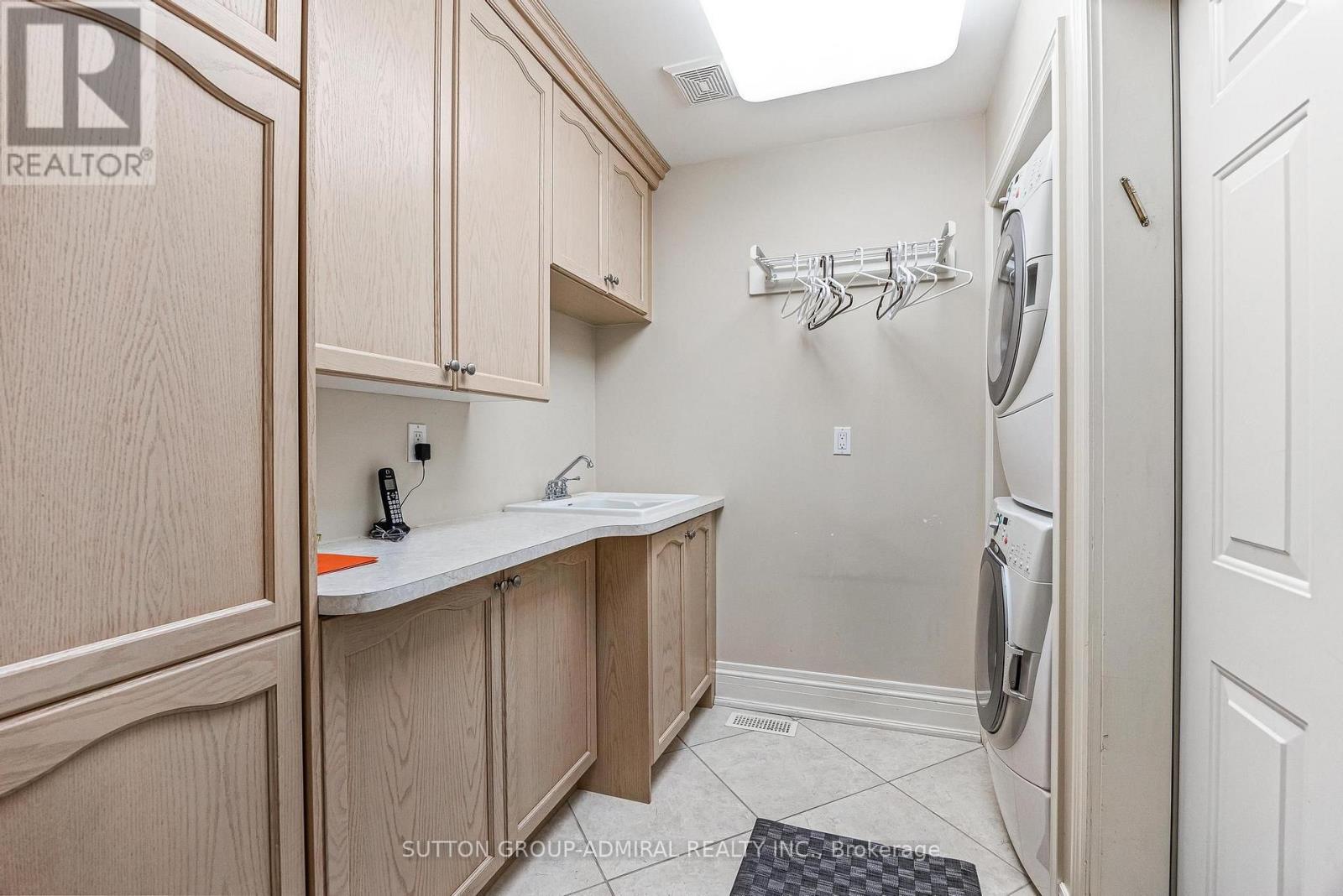 35 STRAUSS ROAD - Image 27