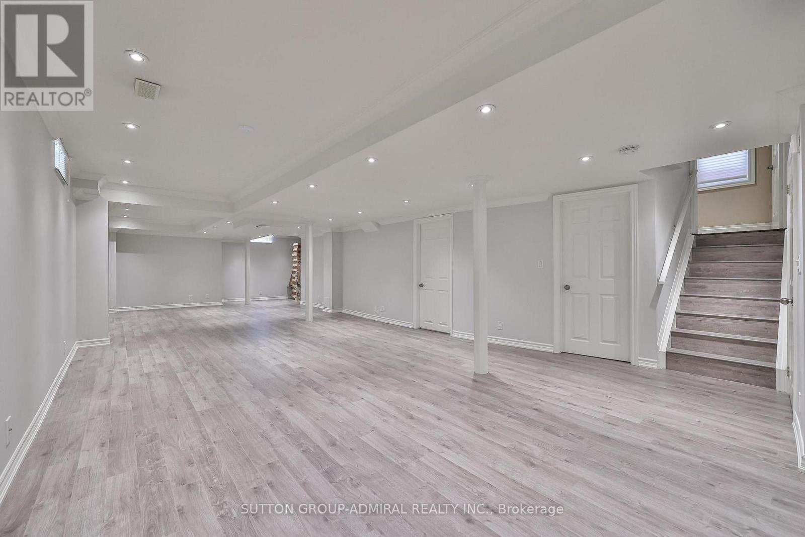 35 STRAUSS ROAD - 28
