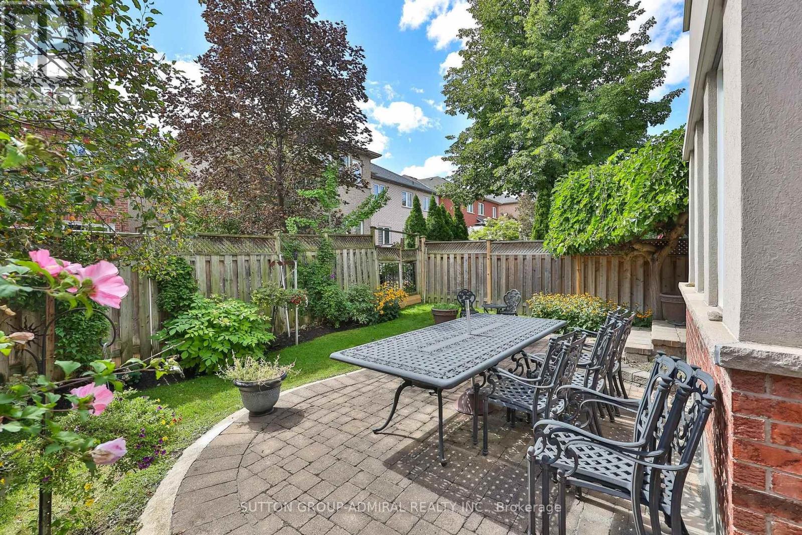 35 STRAUSS ROAD - Image 32