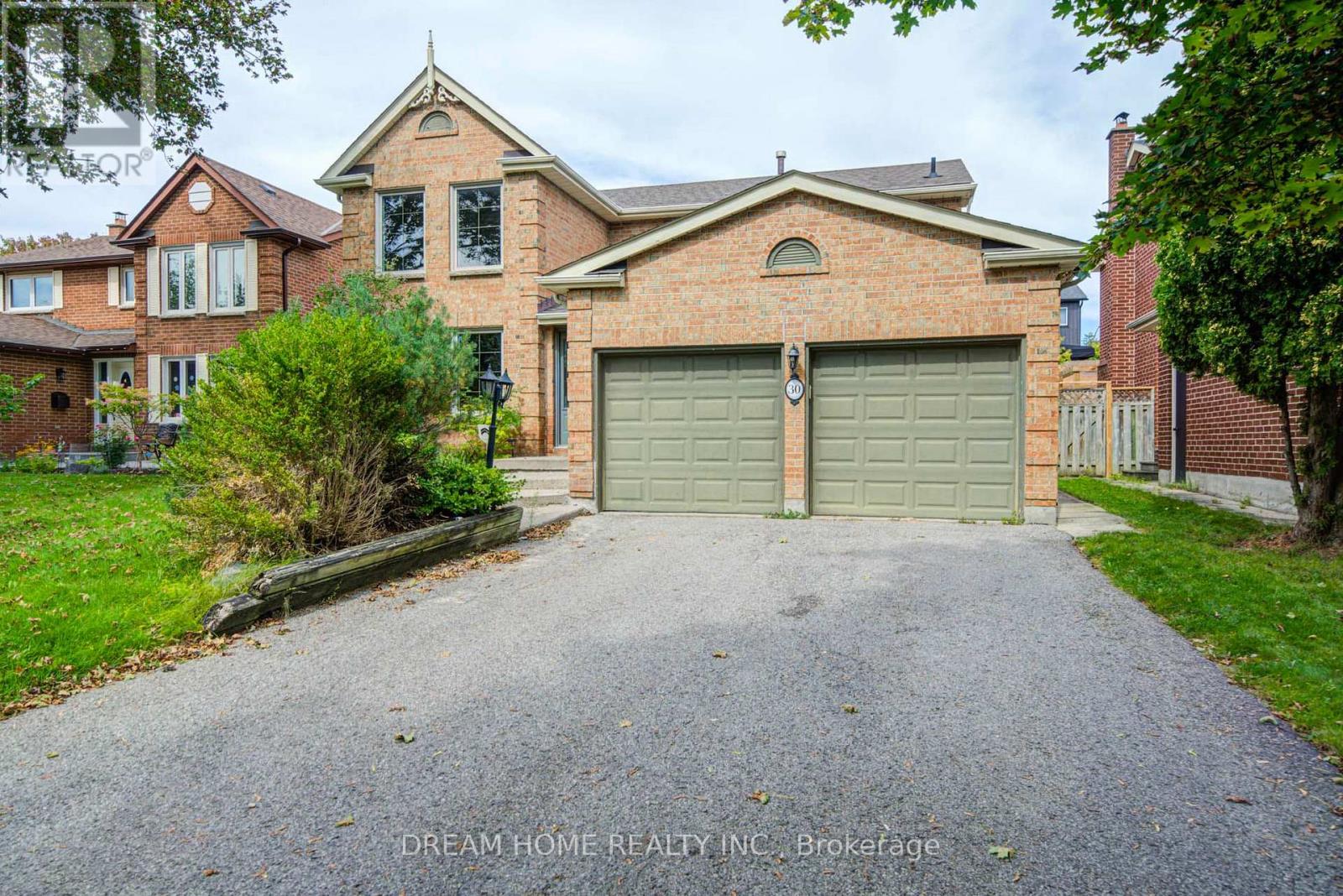 30 GARNISH GREEN, Markham (Markham Village) — photo 2