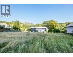 156 Haig Street, Warfield, BC V1R2L9 Photo 13