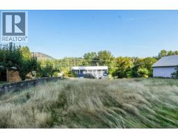 156 Haig Street, Warfield, BC V1R2L9 Photo 14