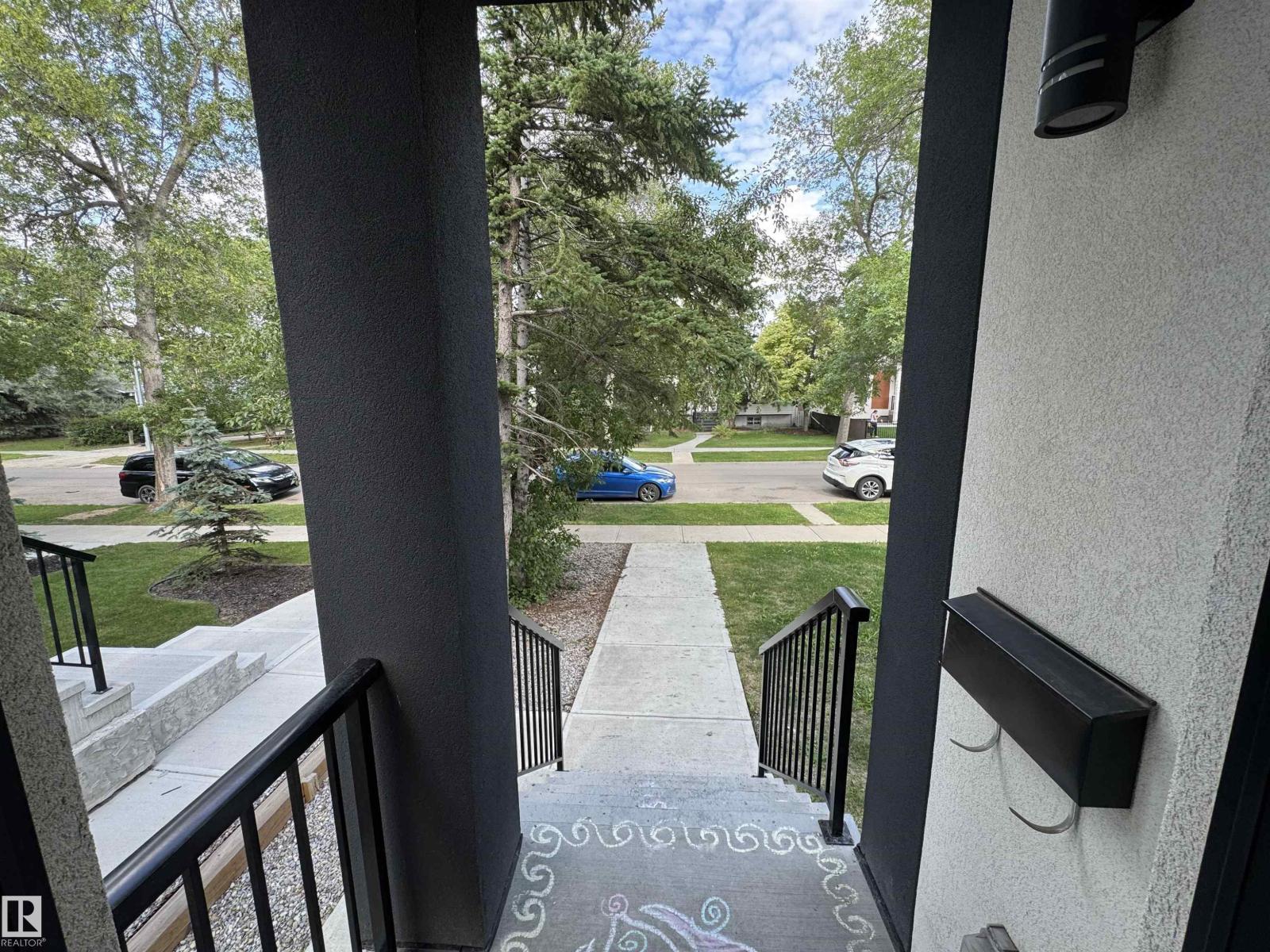 7224 112 St NW photo 3 — MLS® E4509268