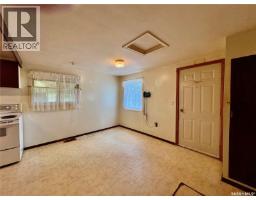 1006 Coteau Street W, Moose Jaw, SK S6H5G4 Photo 11