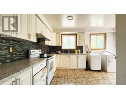 Family room - 2 Arkona Drive, Toronto, ON M1T1X3 Photo 7