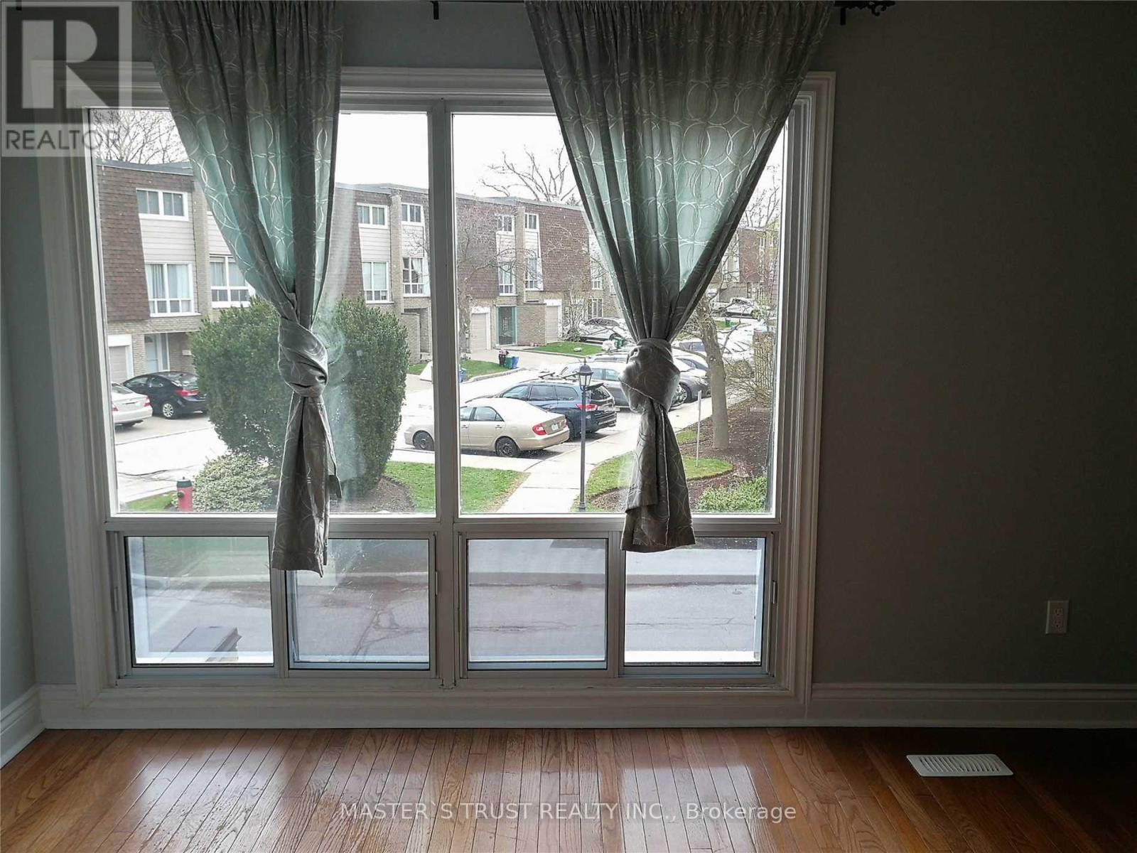 15 - 653 VILLAGE PARKWAY, Markham (Unionville) — photo 2