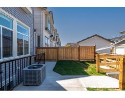 7422 196 Street, Langley, BC V3A7X8 Photo 31