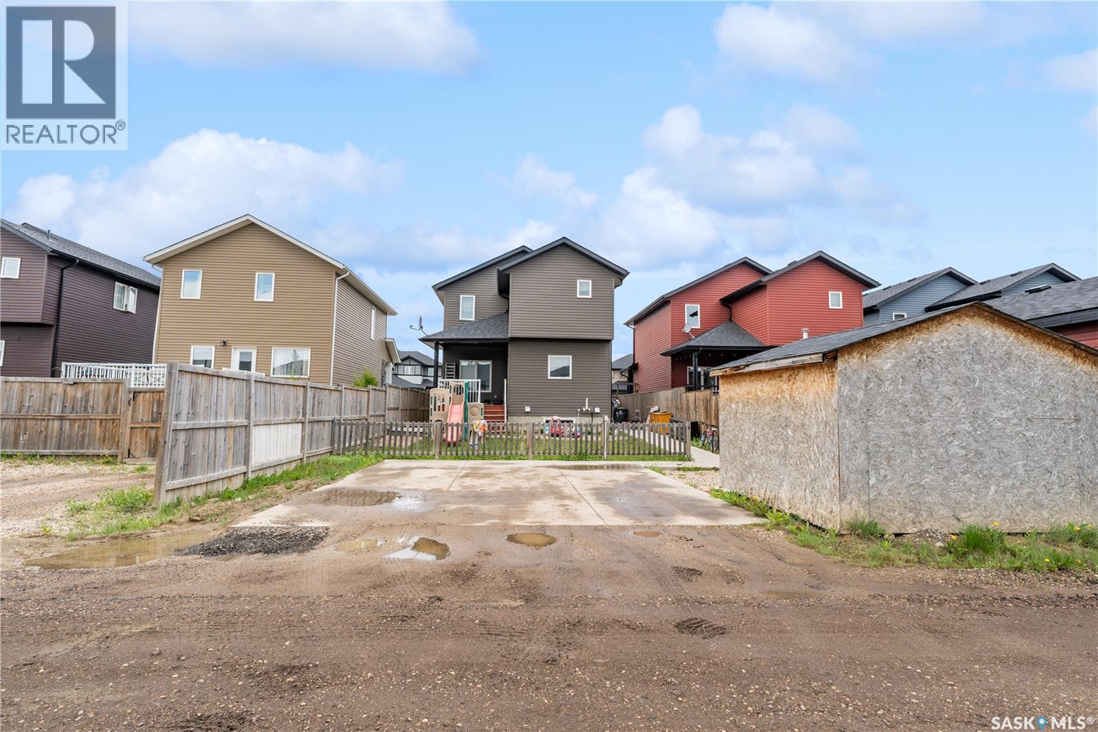526 Maple CRESCENT - Image 45