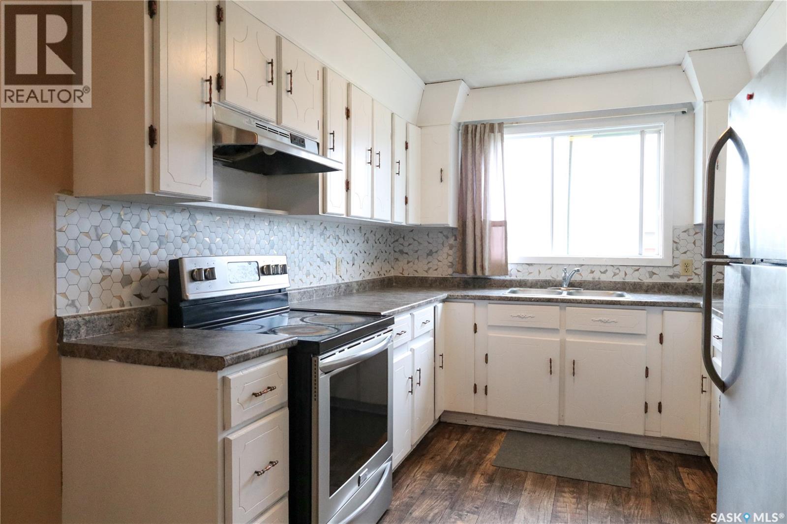 32 Clarke AVENUE, Yorkton — photo 3
