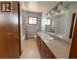 1136 19 Avenue Nw, Calgary, AB T2M0Z9 Photo 17