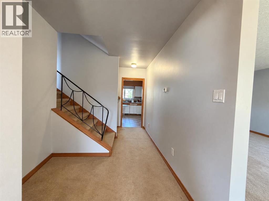 1136 19 Avenue NW - 12