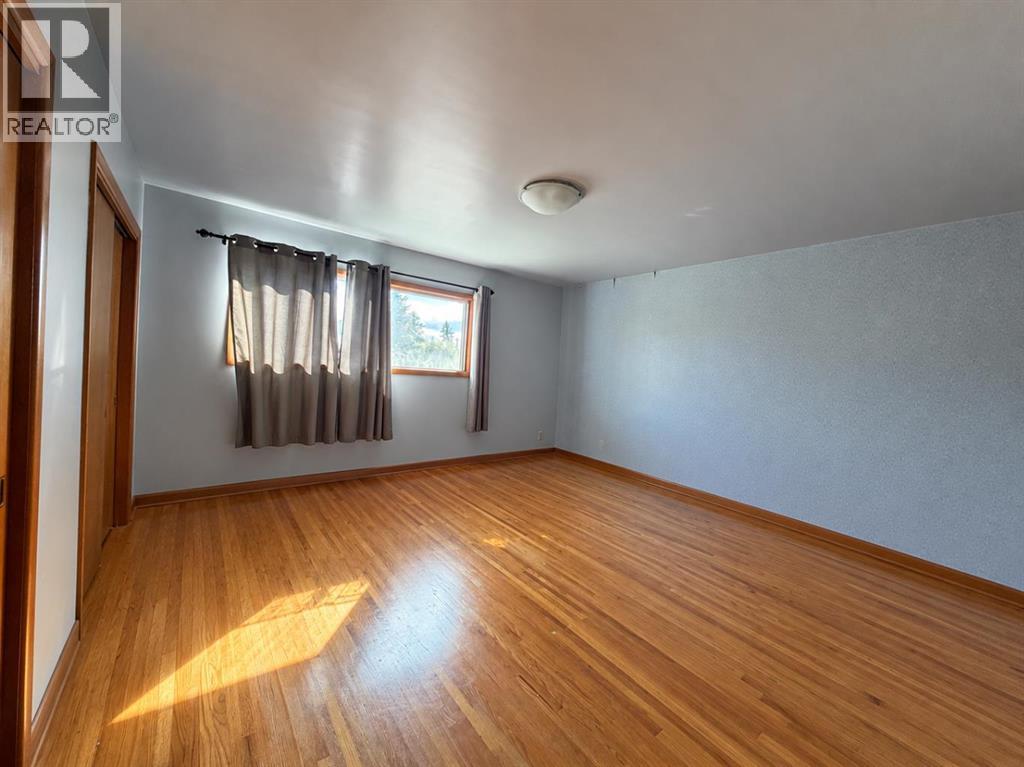 1136 19 Avenue NW - 14