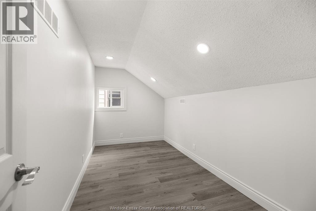 1129 JANETTE AVENUE - 14