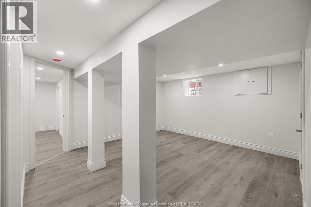1129 JANETTE AVENUE - 22